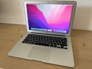 Apple MacBook Air 13,3" (128GB SSD, Intel Core i5, 1,8GHz, 8GB) - Wie Neu - Bild 1 von 12