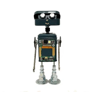 VOLT (sculpture robot objets trouvés) - Photo 1 sur 5