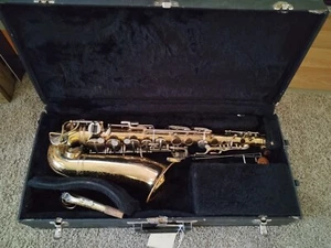 Collegiate Alto Saxophone by Holton (Elkhorn, WI) w/case - for repair or parts - Picture 1 of 11