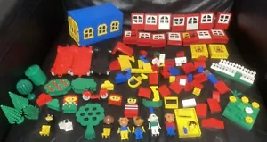 VINTAGE FABULAND LEGO FIGURE, MATTONCINI E ACCESSORI - Foto 1 di 7