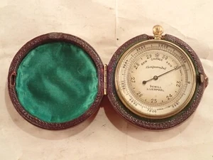Atqe SEWILL, LIVERPOOL Gentlemen's Gilt-Brass Aneroid Barometer Altimeter w/Case - Picture 1 of 11