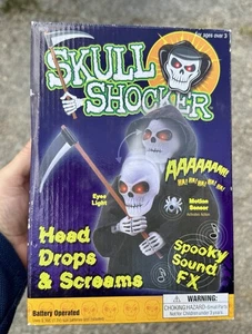 Vintage Skull Shocker Grim Reaper Halloween Spooky Sound Toy NOS New 2000 - Picture 1 of 3