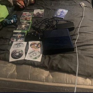 Xbox 360 - Picture 1 of 4