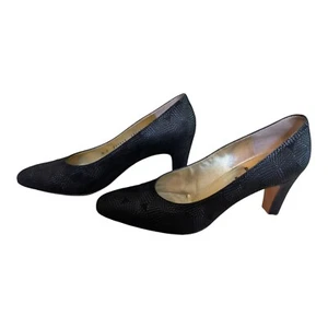 Bruno Magli Black Leather Textured Circles Pumps Made Size 8 B Bologna Italy  - Picture 1 of 8