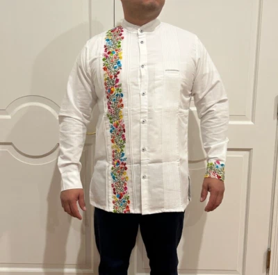 Camisa Guayabera Mexicana Mediana Hecha a Mano Manga Larga Bordada San Antonino. Foto 1 de 4