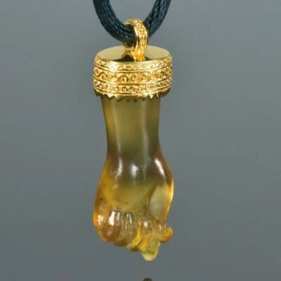 Colgante de mano Mano Mano Mano Fico Oro Vermeil Plata Esterlina Amuleto Tallado Ámbar 3,85 g Foto 1 de 4