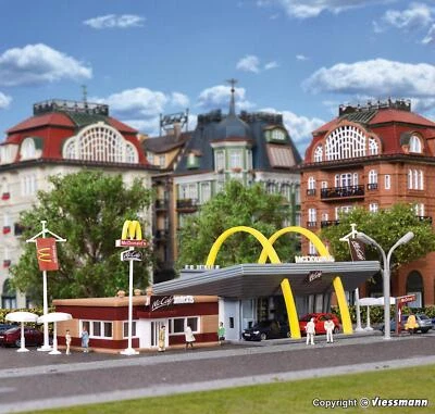 Vollmer kit 47766 N McDonald's fast food restaurant with McCafé - Image 1 of 4
