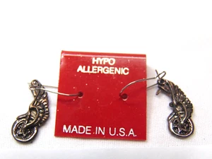 Orecchini Vintage Anni 80 American Pride Biker Punk Moda Ali e Ruota Motore - Foto 1 di 3