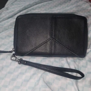 The Sak Silverlake Black Leather Zip Around Phone Wallet Wristlet - Picture 1 of 11