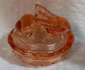 Rabbit  Salt Pink  Glass Collectible Home Office - Imagen 1 de 2