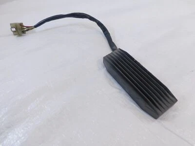 Regulador de voltaje rectificador Suzuki Intruder 800 1400 Boulevard S83 VS800 VS1400 Foto 1 de 4