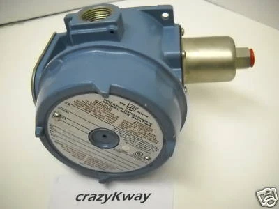 UNITED ELECTRIC H121-144 PRESSURE SWITCH 0-20PSI NNB!!! - Image 1 of 2
