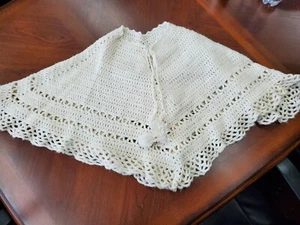 1970s Poncho Hand Crocheted White Knit Womens S/XS Girls Mod Hippy Cape 19" - Picture 1 of 4