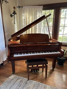 baby grand piano used - Picture 1 of 5