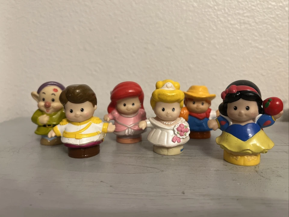 "JUEGO DE 6-2,5"" FIGURA DE ACCIÓN DE PLÁSTICO FISHER PRICE TOYS LITTLE PEOPLE BABY TOYS" Foto 1 de 4