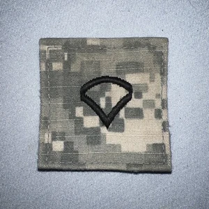Official US Made US Army Rank Private 1st Class Easy Attach Patch - Picture 1 of 1