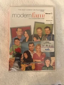 Modern Family: The Complete First Season (DVD, 2010, 4-Disc Set) - Picture 1 of 3