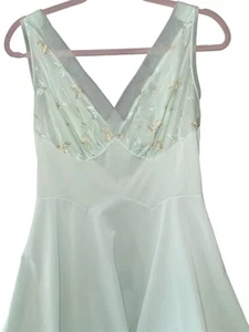 Vintage Vanity Fair Nightgown SZ 36 Green Nylon Fitted Waist Negligee Lingerie - Picture 1 of 9