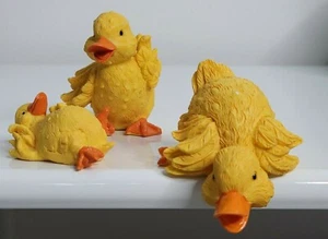 3 Yellow Baby Ducks by Ganz Ceramic Figurines Lot Cute Ducklings Easter Spring - Picture 1 of 7