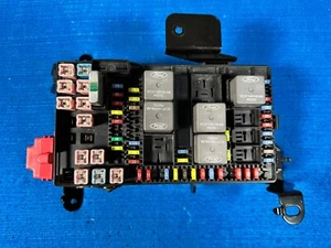 05 06 07 FORD F250 F350 SUPER DUTY FUSE JUNCTION BCM BOX RELAY 5C3T-14A067-AE - Picture 1 of 4