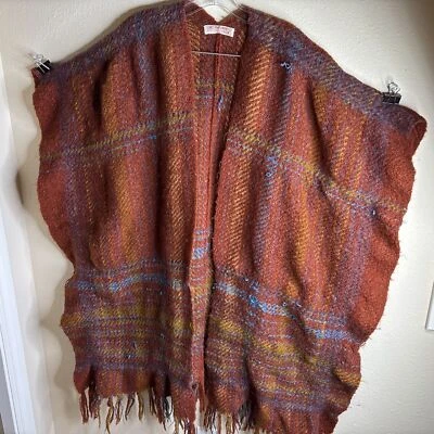 Chal/suéter o poncho vintage Gil Aimbez para envoltura de lana estática hecho en Japón Foto 1 de 4