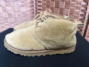 UGG Neumel Cozy Sheepskin Short Chukka Boot Chestnut Brown Mens 7 Womens 9 - Picture 1 of 9