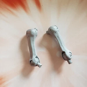 Mythic Legions Graveyard Skeletons Uppper Leg Set ONLY - Picture 1 of 1
