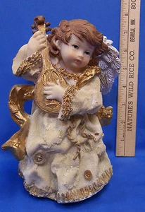 Estatuilla de ángel estatua resina oro y crema tocando instrumento de laúd 7 1/2" de alto - Imagen 1 de 1