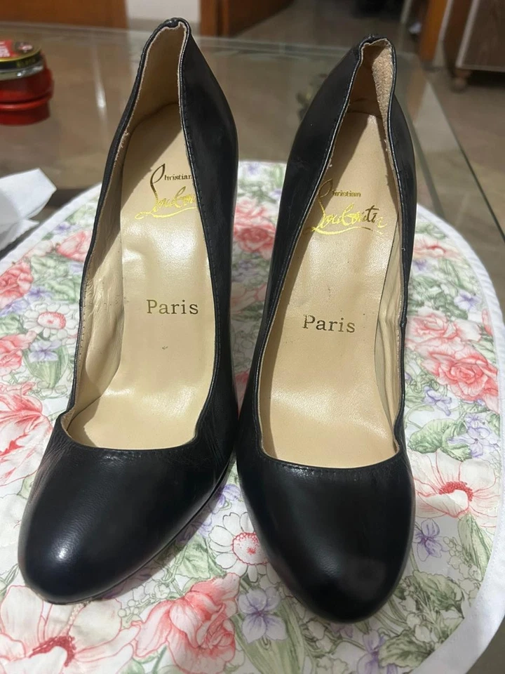 TACONES CHRISTIAN LOUBOUTIN - Bomba simple 100 - Talla EU 38 US 7.5 - Cuero negro Foto 1 de 4