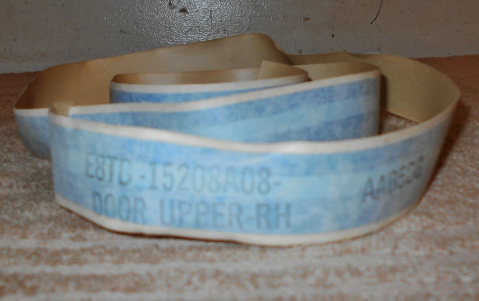 1988 Ford F150 F250 F350? НАКЛЕЙКА НА ВЕРХНЮЮ ЧАСТЬ КУЗОВА ГРУЗОВИКА NOS СИНЯЯ ПРАВАЯ ДВЕРЬ - Изображение 1 из 3