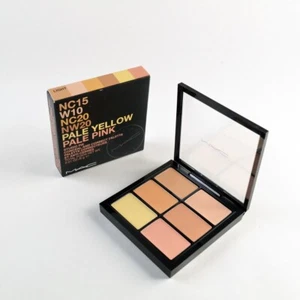 Mac Studio Fix Conceal & Correct Palette LIGHT - Size 0.21 Oz. / 6 g - Picture 1 of 1