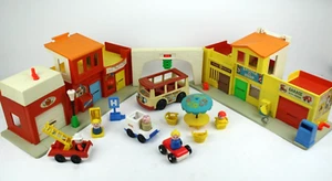 1973 Fisher Price Play Family Village 997 Little People Toy Lot Vintage - Picture 1 of 12