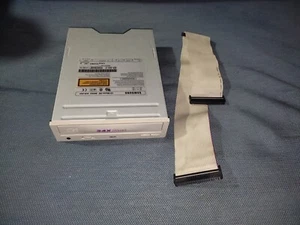 Samsung CD-Master 24E SCR-2431 CD-Rom Drive 5.25" IDE Vintage Retro - Foto 1 di 7