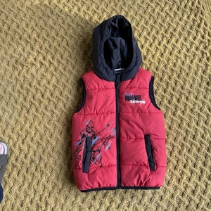Marvel Spider-Man Primark Hooded Kids Puffer Vest Boys Red Black Size 6-7 Years - Picture 1 of 4