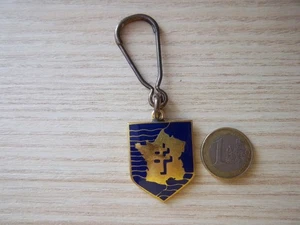 porte clés insigne 2ème DB Division Blindée France Libre FFL (à nettoyer) - Foto 1 di 3