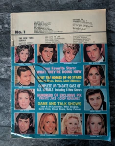 Daytime TV Yearbook #1 1970 Dark Shadows Jonathan Frid Joan Bennett Cover Damage - Bild 1 von 9