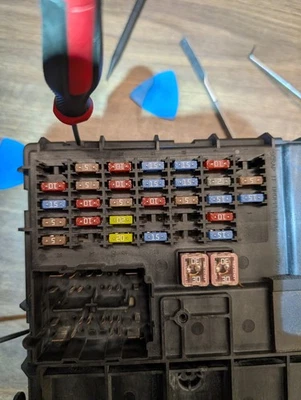 6E6T-14B476-FE Ford Escape GEM BCM Plug And Play! - Image 1 of 4