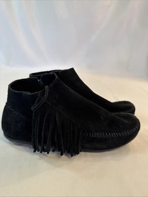 Botas mocasín de gamuza con flecos de encaje Minnetonka negras 8,5 botines Foto 1 de 4