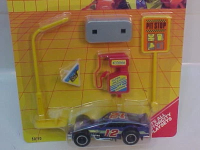 MATCHBOX SUPERFAST RACING ACTION PACK WITH MODIFIED RACE CAR & ACCESSORIES NEW - Image 1 of 2
