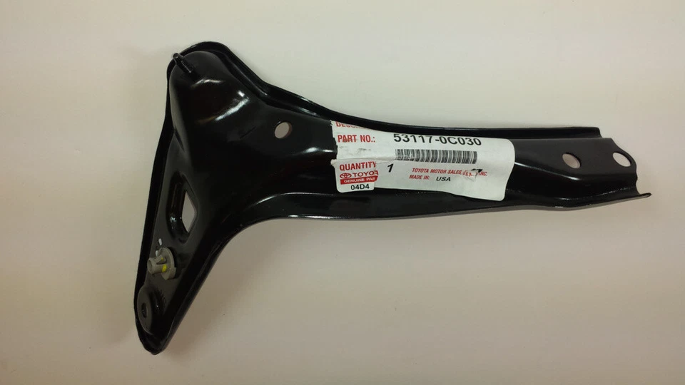 Genuine OEM Toyota 53117-0C030 Radiator Grille Passenger Lower Mount Bracket - Image 1 of 1