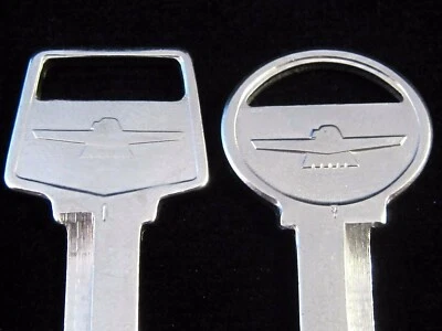 JUEGO DE LLAVES EN BLANCO FORD THUNDERBIRD OEM se adapta a todos 1965-1984 NOS T-Bird 1966 1967 1968 Foto 1 de 4