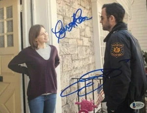 Justin Theroux Carrie Coon signed autographed 8x10 photo Leftovers BECKETT COA - Picture 1 of 1