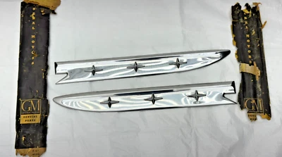 1951 NOS GM Pontiac Chieftain Fender Spears Deluxe 3 estrelas par de moldagem cromada - Imagem 1 de 4