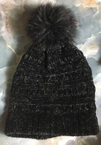 Black Pom Pom Winter Soft Stretch Knit Beanie - One Size Fits All - Picture 1 of 8