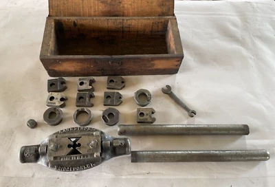 Vintage F. Armstrong Bridgeport CT  Stock Pipe Threader Die Set Original Box - Image 1 of 4