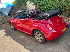 vw beetle convertible 2007 no mot all works drives lovely  spares or repairs - Picture 1 of 24