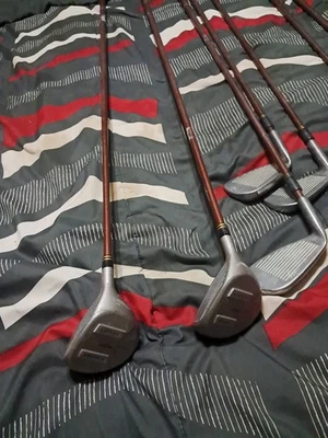 Used Bridgestone Righthanded Ladies precept 8 Clubs 4,5,6,7,8,S , 5 Cleek 22... - Image 1 of 4