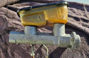 Pontiac Firebird Trans AM Brake Master Cylinder 1981 - Picture 1 of 3