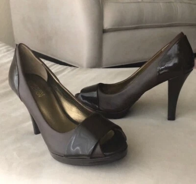 New Kenneth Cole Reaction Leather Heels, size 6 - Image 1 of 4