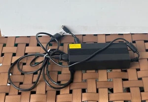Li Shin International Netzteil, 0405B20220, 220W 20V 11A - Bild 1 von 5